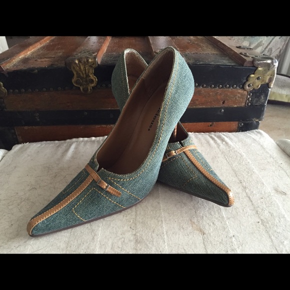 Denim pumps