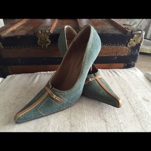 Denim pumps