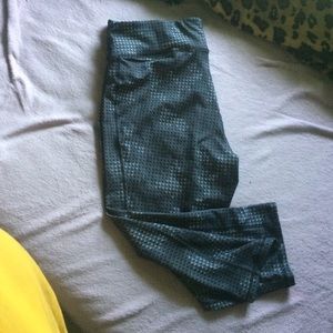 Old Navy Active Capris