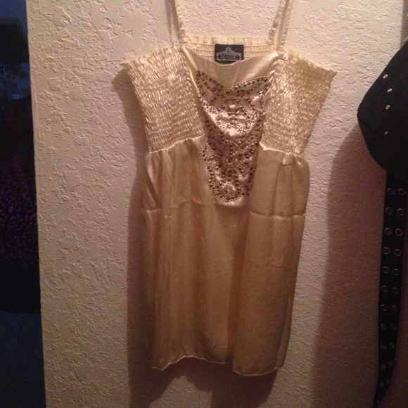 2 boutique shirts