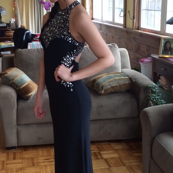 Gorgeous black glam prom dress - Picture 4 of 4