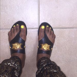 Black/Gold Versace sandals worn 2 twice 💯