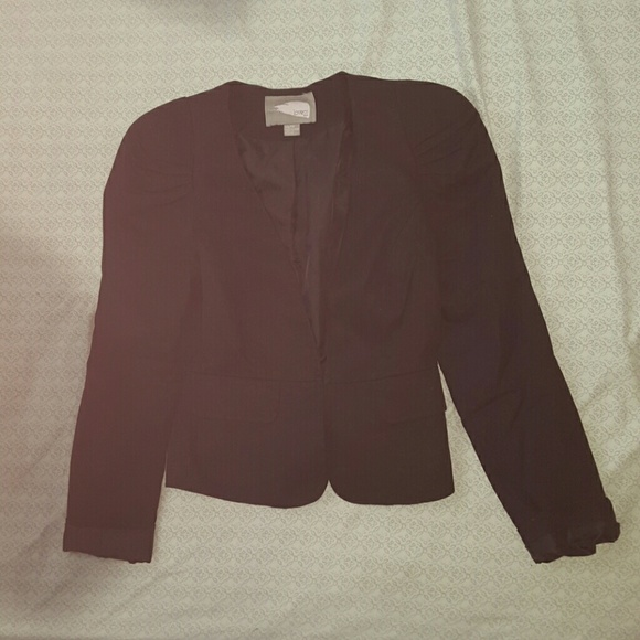 black long sleeved blazer