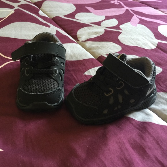Nike baby sneakers black, very good condition