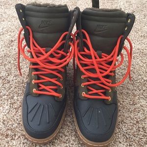 Nike Dunk Sky High hidden wedge heel