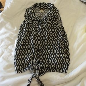 Cute button down tank with tie at the bottom