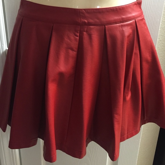 Forever 21 skirt flak leather sz xs