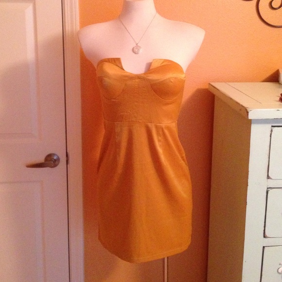 NWT Minuet Gold Cocktail Evening dress