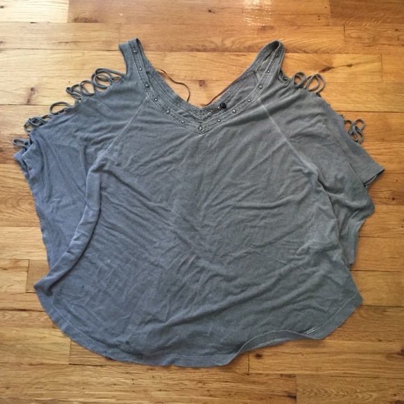 GUESS Top with fringe sleeves