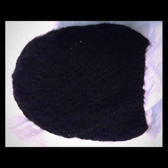 H&M black knit beanie never worn NWOT