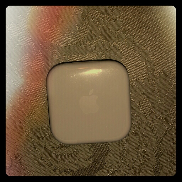 Apple earphones