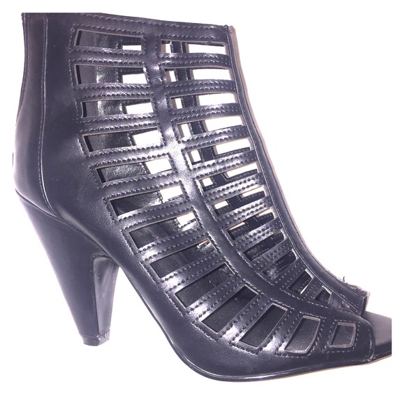 Black Peep toe heel
