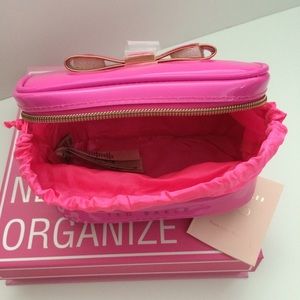 Ted Baker Accessories - 🎀Ted Baker Bow Jewelry Case🎀 Ted Baker Accessories - 🎀Ted Baker Bow Jewelry Case🎀