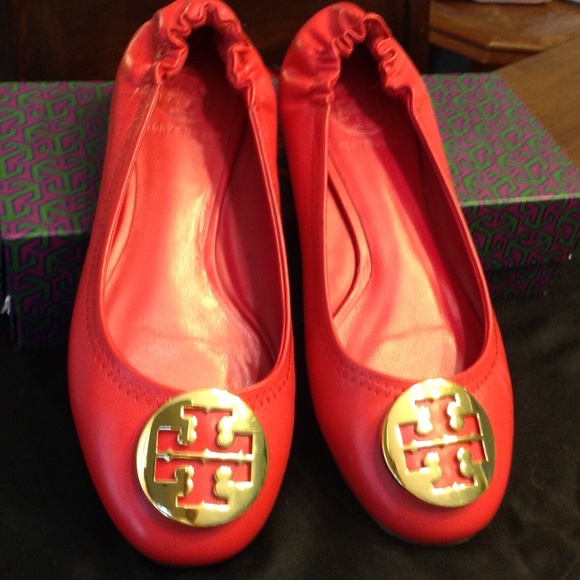 Authentic TB  Flat shoes SALE for an hour only!
