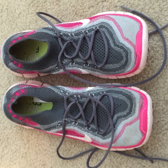 Women's 8.5 Nike Free Flyknit