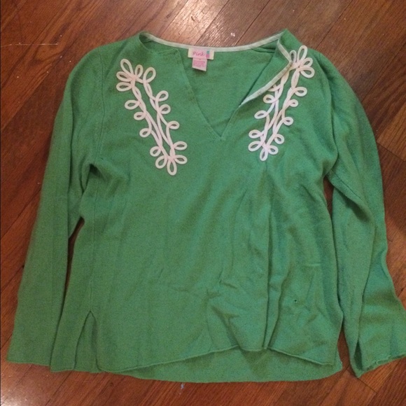 Green 100% cashmere sweater