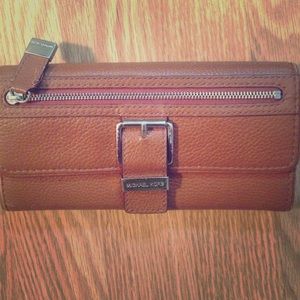 Michael kors wallet