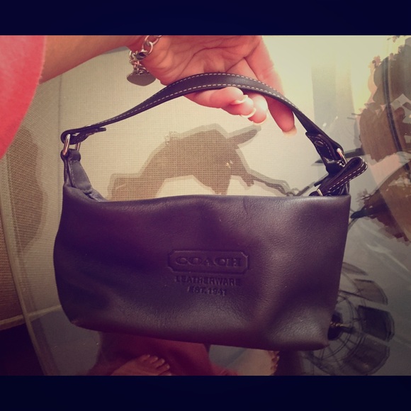 AUTHENTIC Small brown leather coach pochette! - Picture 1 of 4
