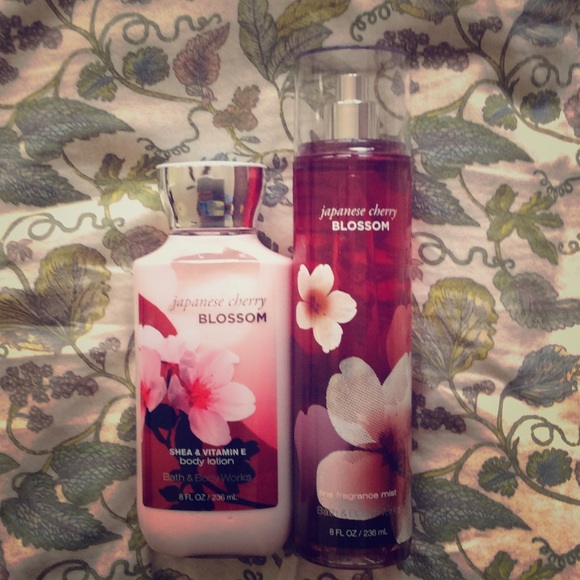 BATH AND BODY WORKS Japanese Cherry Blossom