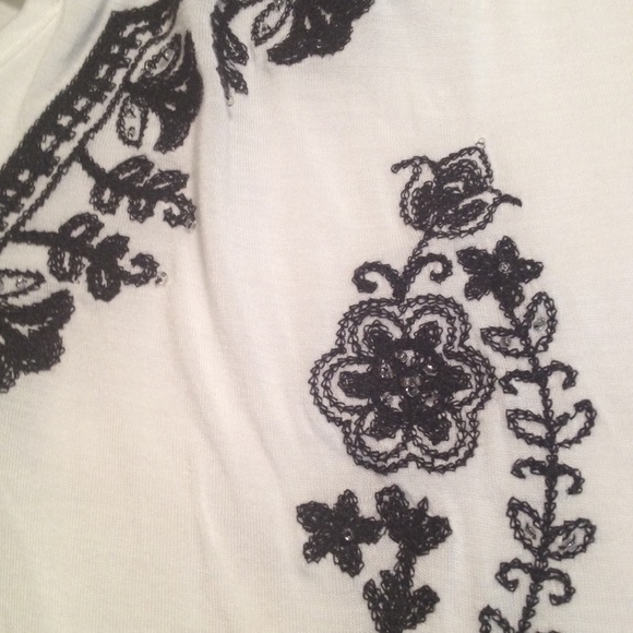 Embroidered boho top - Picture 4 of 4