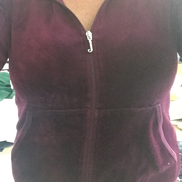 JUICY COUTURE VELOUR J JACKET MAROON - Picture 2 of 3