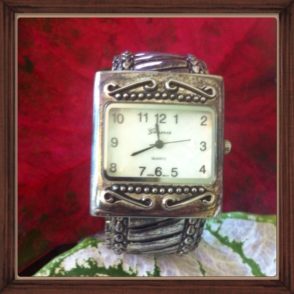 Geneva Jewelry - 🎉HP 🎉🌹 Cuffed Geneva Watch NEW BATTERY