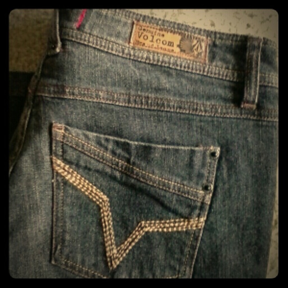 Black Volcom brand jeand - Picture 1 of 3