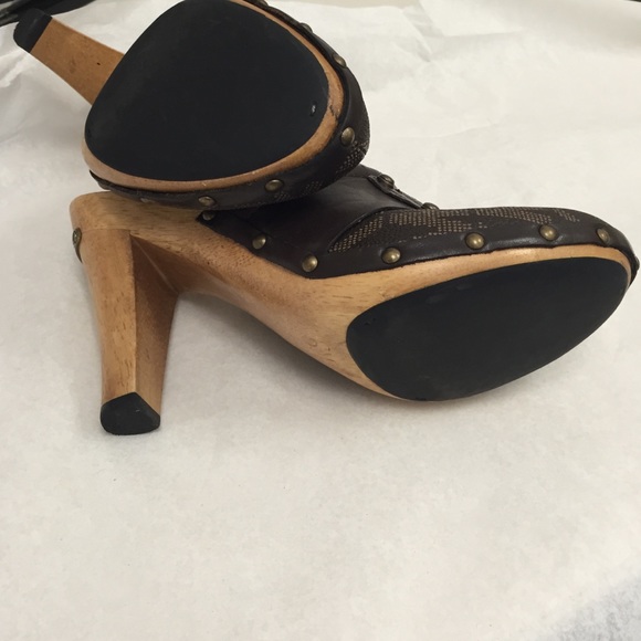 Heels - Picture 3 of 4