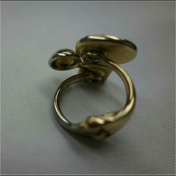 Hinged statement ring - Picture 3 of 4