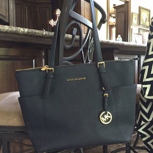 MK tote