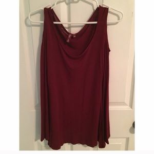 ✂️Emma and Sam LF shoulder Cutout Top