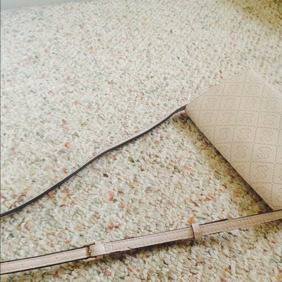 This is a guess peekaboo bag - Picture 3 of 4