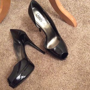Carlos Santana Black Patent Leather Peep Toes 7.5