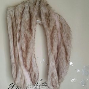 Not bundled Faux fur scarf/wrap