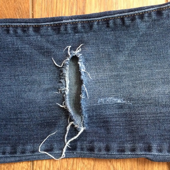 Distressed Abercrombie jeans - Picture 3 of 4