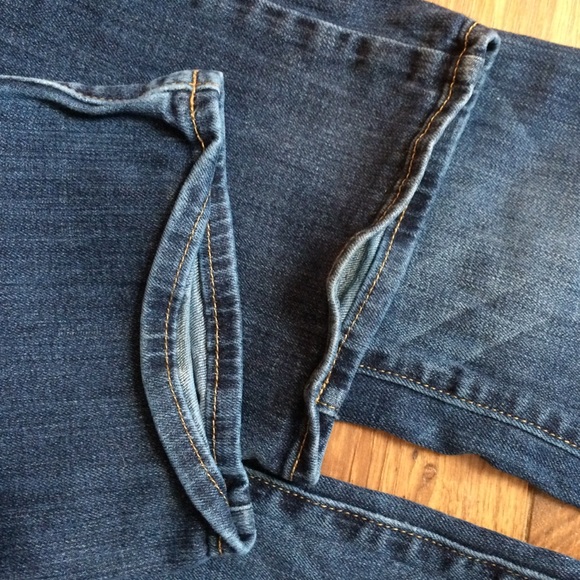 Distressed Abercrombie jeans - Picture 4 of 4