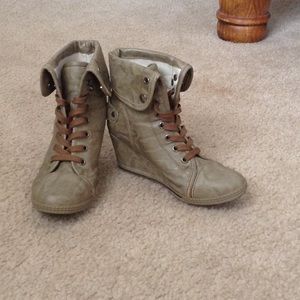 Wedge sneaker heels✨SALE✨