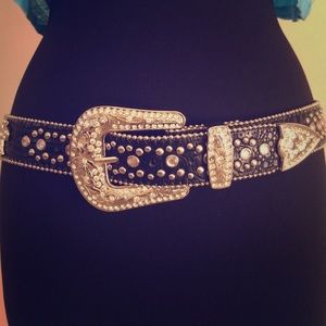 Rhinestones, and Cross leather belt 🍀🍃