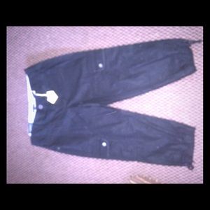 Black Capri cargo pants