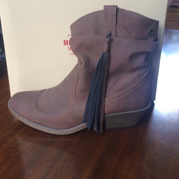 Cognac Kasey Boots - Picture 2 of 4