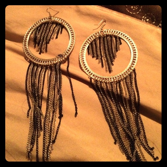 Dangling Earrings - Picture 1 of 1