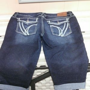 Flap Pocket Cropped Jeans