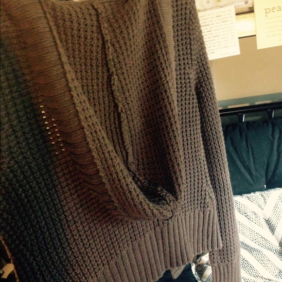 Brown sweater! - Picture 2 of 4