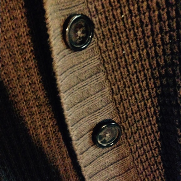 Brown sweater! - Picture 3 of 4