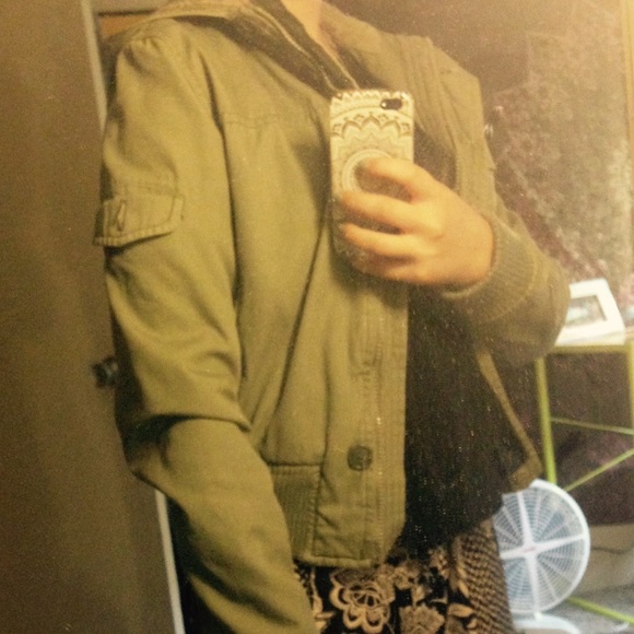 Army green jacket!! - Picture 3 of 4