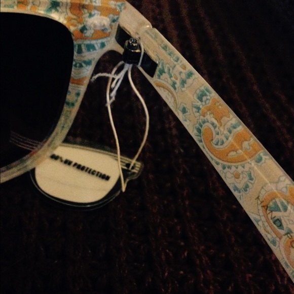 Brand new great sunglasses! - Picture 2 of 2