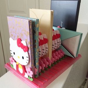 Hello kitty mail holder