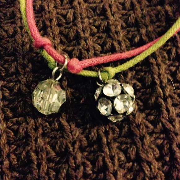 Lace bow clip and two party bracelets! - Picture 2 of 3