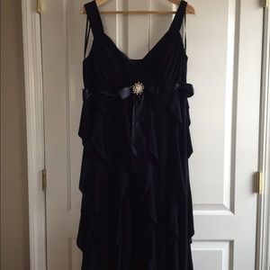 Navy blue ruffle long gown w/satin belt.