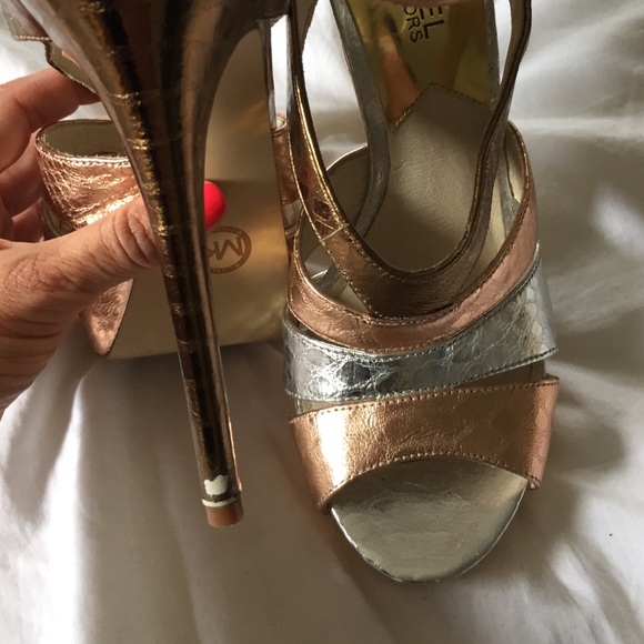 MK Metallic 3-Tone Strappies - Picture 3 of 4